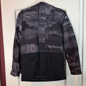 Quiksilver Youth Snowboarding Jacket Black and Gray Pattern